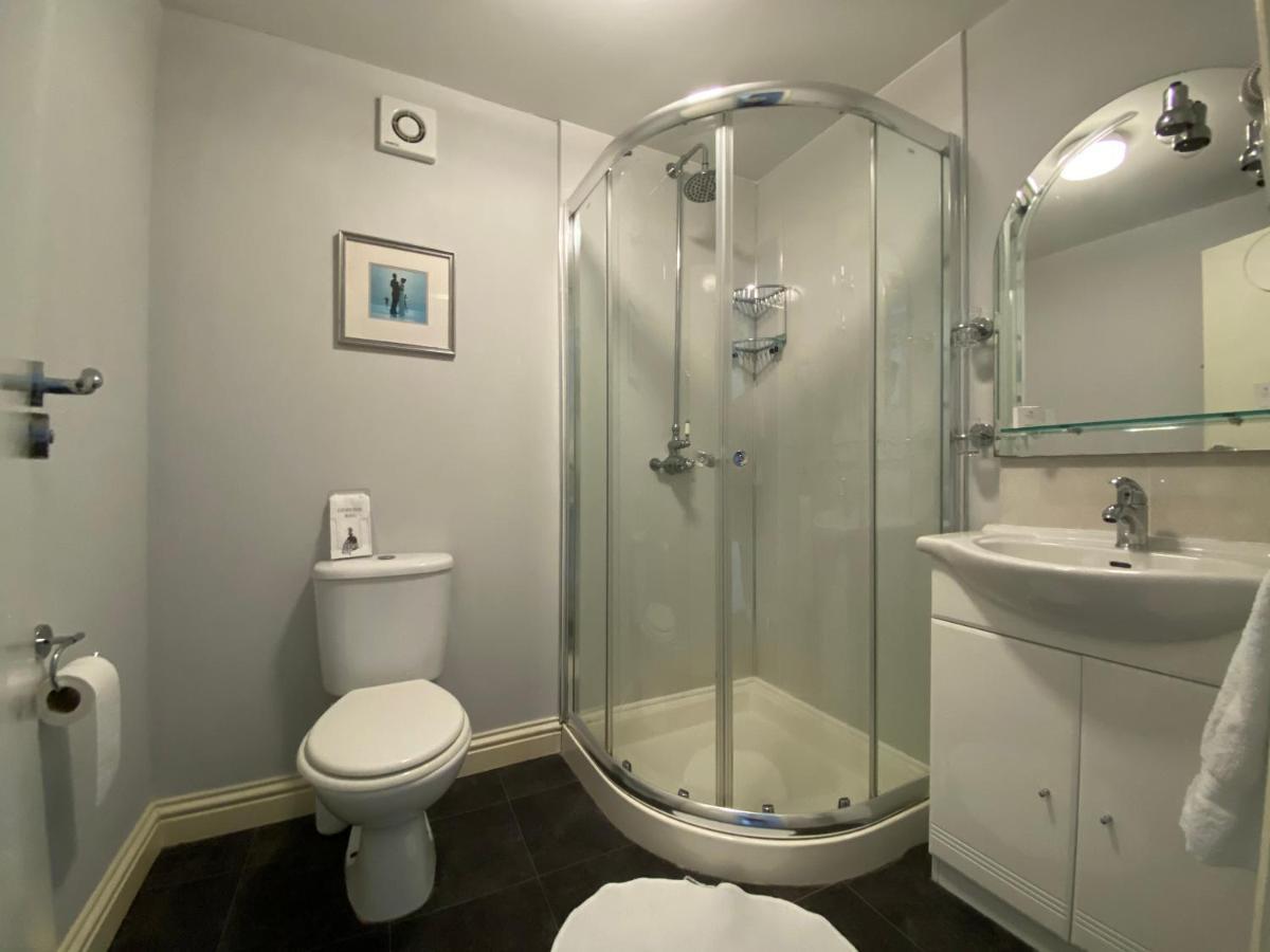 Flambards Hotel Cardigan Ngoại thất bức ảnh