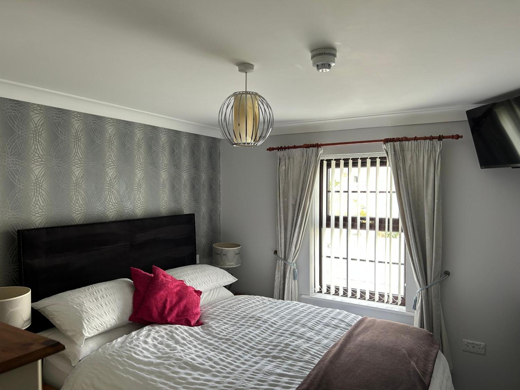 Flambards Hotel Cardigan Ngoại thất bức ảnh